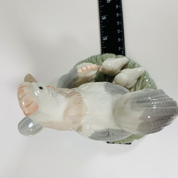 ArtMar Chicken Family Figurine Rustic Farmhouse Kitchen Decor Rooster Statue - Picture 9 of 12